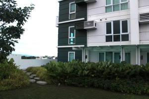 Abreeza 1BR condo w balcony,wifi & Netflix