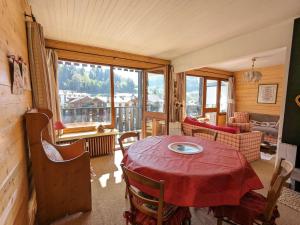 Appartement avec balcon au cœur de La Clusaz - FR-1-459-215