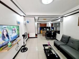 Furnished House in Calapan City Subdivision near ROBINSONS Mall L33