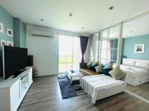 Summer Huahin 619,2 Bedroom condo,Sea View,Near Beach&Cicada,Beautiful Swimming pool