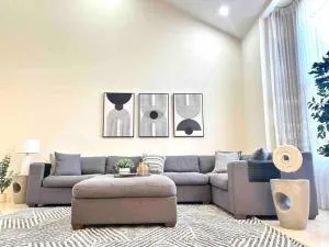 Encino Village Spacious 4BR! - إنسينو