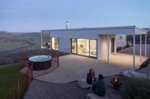 The Bella Vista by Mt Bellevue - Whitfield