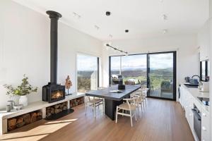 The Bella Vista by Mt Bellevue