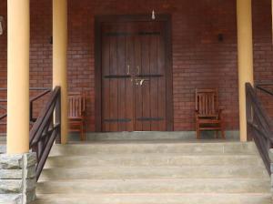 Beautiful Lake View Bungalow