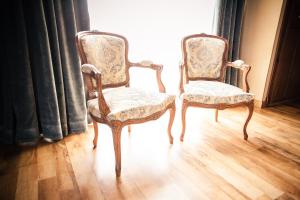 Hotels Les Ecuries de la Tour : photos des chambres