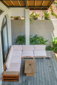 Casa Donilo - 4BR Designer Villa in Canggu