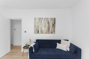 Modern 3 and 2 bedroom apartment in Maida Vale