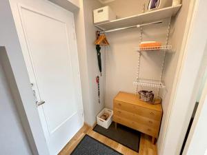 Cosy small apartment, free parking, near Old Town