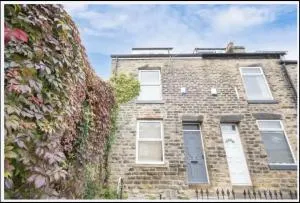 Lovely House by the park. - Walkly