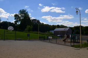 Appartements Agreable maison petit jardin a 7 minutes de Reims : photos des chambres