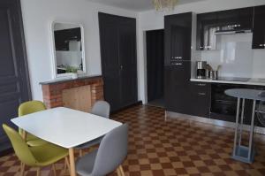 Appartements Agreable maison petit jardin a 7 minutes de Reims : photos des chambres