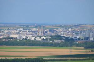 Appartements Agreable maison petit jardin a 7 minutes de Reims : photos des chambres