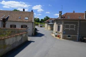 Appartements Agreable maison petit jardin a 7 minutes de Reims : photos des chambres