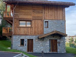 Chalets Chalet luxe avec piscine, sauna, et acces facile pistes Courchevel - FR-1-568-27 : Chalet