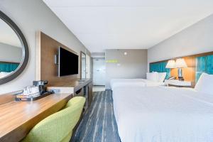 Room with Two Queen Beds - Non-Smoking room in Hampton Inn St. Louis - Westport