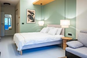 Superb Petrova Street Rooms 