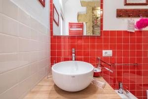 CHARMING HOUSE con doccia sensoriale e cortile interno - CENTRO STORICO img18