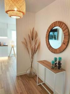 Studio face mer pieds dans l’eau