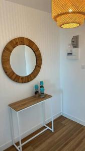 Studio face mer pieds dans l’eau