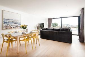 1 The Bay - Stunning contemporary flat on the Scottish coast