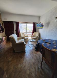 Vista al mar, parrilla y garage!