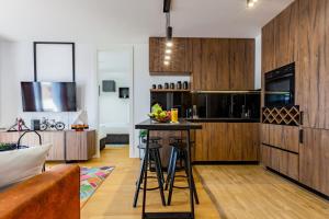 Maraschino 2BR apt balcony garage and BBQ