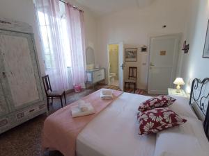 Double Room with Private Bathroom room in Prato d'Era