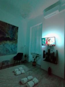 Downtown Apartment near New York Cafe