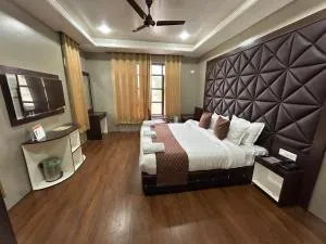 Fair Mount, Airport Road, Humhama Srinagar - Гульмарг