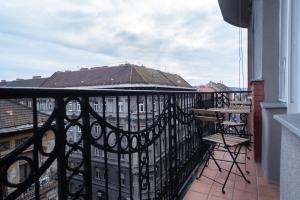 Kiraly Central Apartment with FREE parking and AC