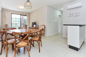 1108 -Lindo e completo apto com piscina na Praia de Bombas