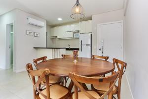 1108 -Lindo e completo apto com piscina na Praia de Bombas