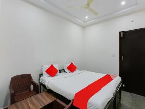 Hotel O Manjushree Boarding & Lodging nearby Dr.BR Ambedkar Stadium Basveshwar nagar