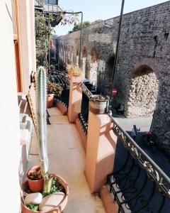 No 1 House By Valence