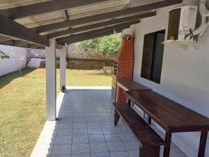 Casa disponível para diária, 300m do mar casa sozinha no terreno