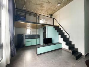 Art house big windowns by NHÀ TUI share