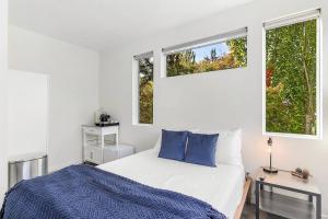 Syrax's Dragonstone Den