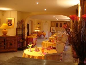 Hotels Hotel Mireille : photos des chambres