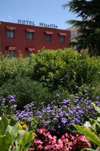 Hotels Hotel Mireille : photos des chambres