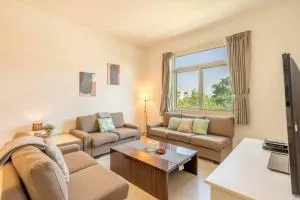 20mins to DWC Airport-2BR Serene-Alghadeer106 - 甘图特