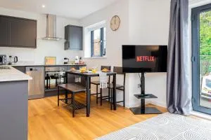 Modern 2-bed Apartment Sleeps 5 Free Parking - 托顿