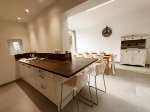 Maisons de vacances Chez Jean - Suites avec salles de bains privatives - ideal pour les deplacements professionnels : photos des chambres