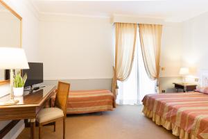 Superior Triple Room room in Hotel Tuder