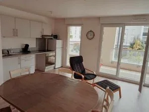 Appartement avec grand balcon - Feneu