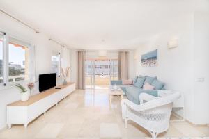 Sunny Apartment By Kura Homes