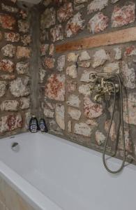 Petronas Land House 2