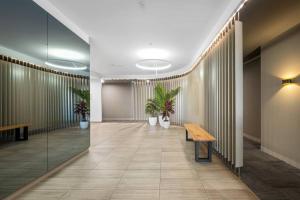 2BR Penthouse with Bay Views by Short & Long Stays