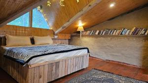 Sunils Cabin 5BHK Glass View Villa Manali