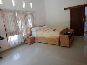 Oemah Bajangan to the Beach