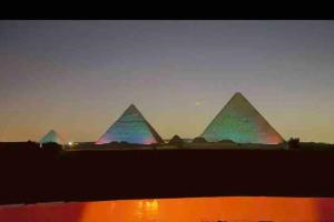 Modern 3BR Full pyramids view Apartment & Free Roof Acsess